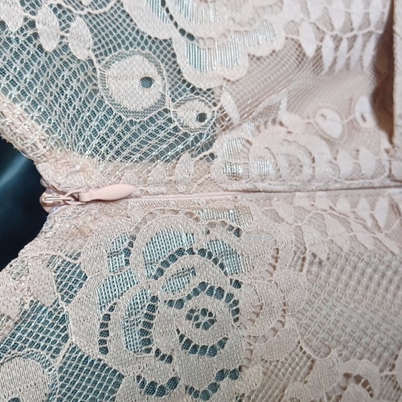 Unithorse Hi-low shimmering Lace texture puff sleeve - Picture 7 of 9